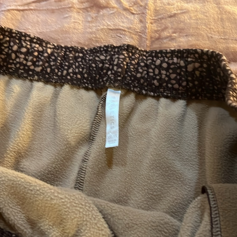 EUC Fabletics Cozy Fleece Wide Leg Sweatpants - Picture 7 of 10